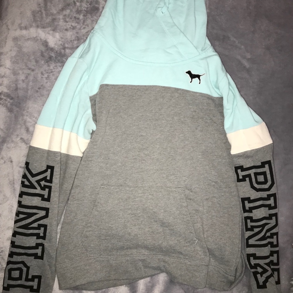 Victoria’s Secret PINK sweater. Size Small.